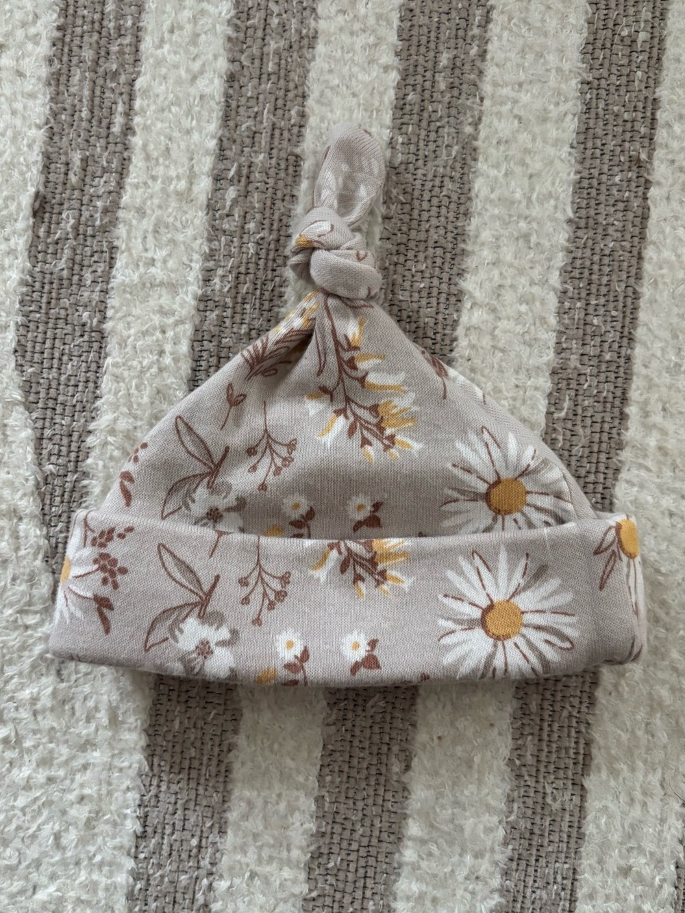 10/$15 Gerber's Daisy Print Beanie Size 3-6 Months